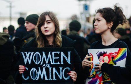 Чат-бот і гаряча лінія з протидії сексизму та погрозам. Як підтримати кандидаток на виборах?